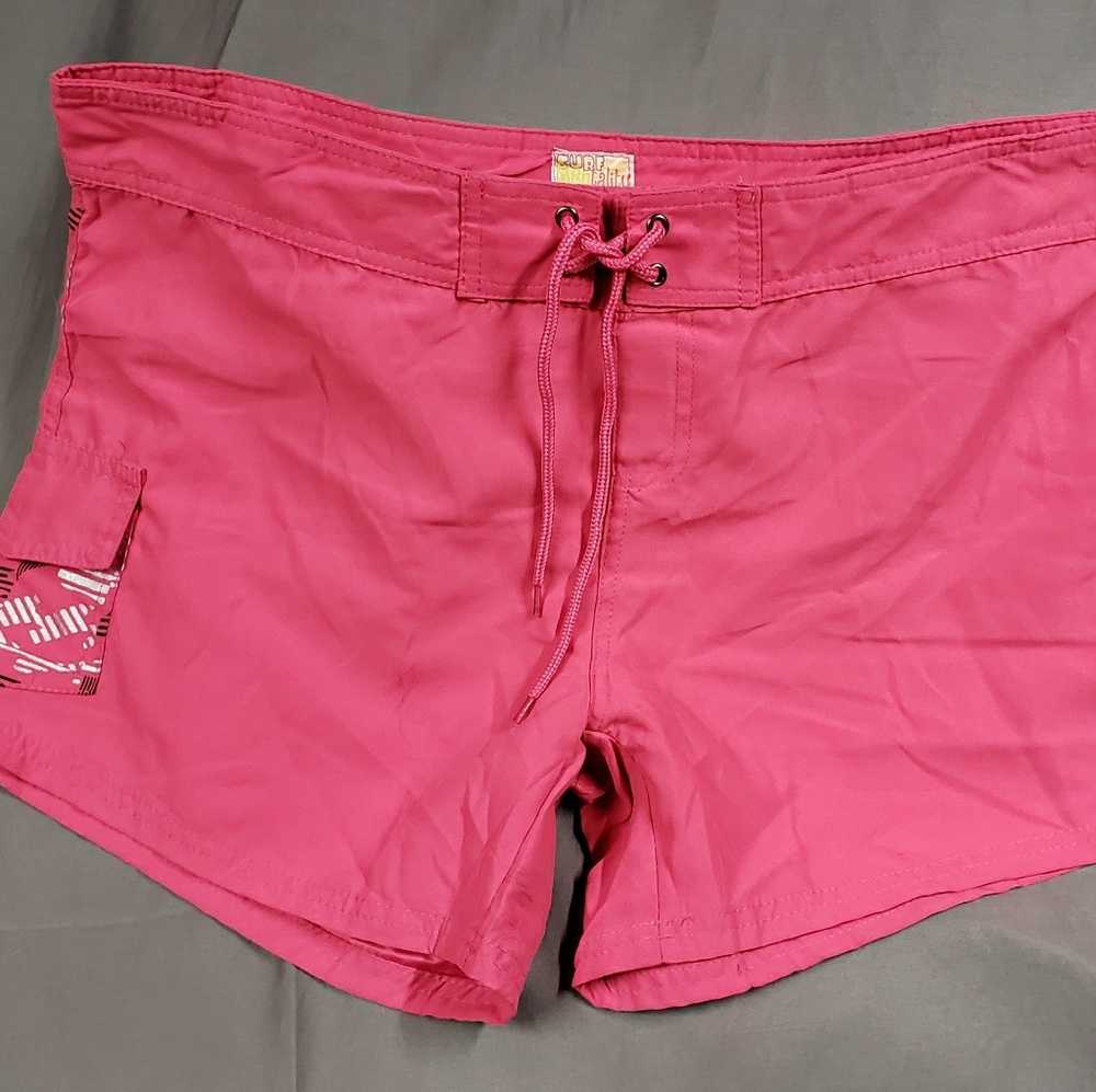 NWOT Women's board shorts